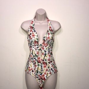 Jessica Simpson bathing suit